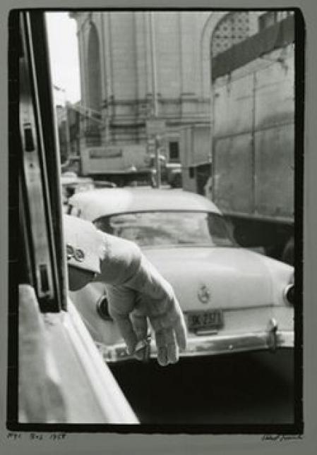 Foto von Robert Frank From the Bus, New York, 1958